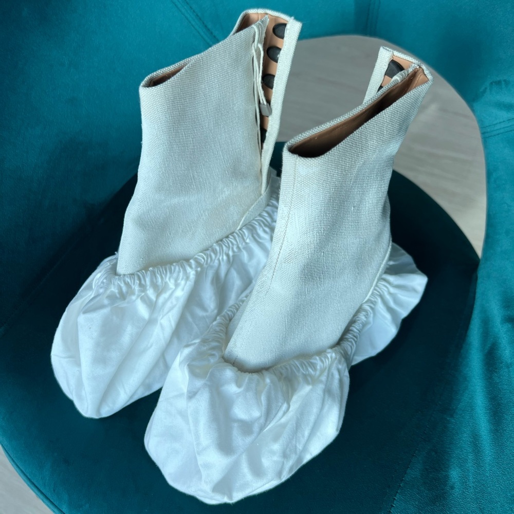 Maison Margiela Tabi Boots - Women’s White Ankle Boots size 38(EU) 8(US) - Picture 10 of 14